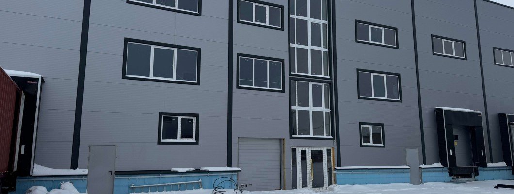 Cкладський комплекс з побутовими приміщеннями загальною площею 8844 м кв