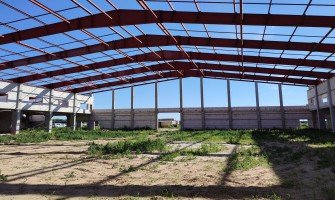 Будівля конюшні